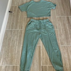 Women’s Athlesiure Set